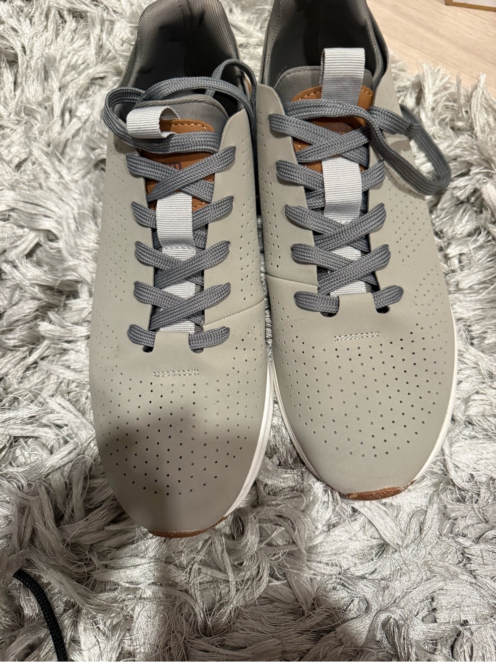 Steve Madden Men's Perforated Light Gray Lace-Up Sneakers